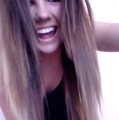 Natalie, im back bitches ☯
Kik: Natalieeeelewis 
Message me allday everday xo