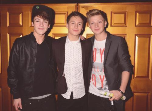 basically I found this boyband on youtube and then they took over my life #Str3eekTeam