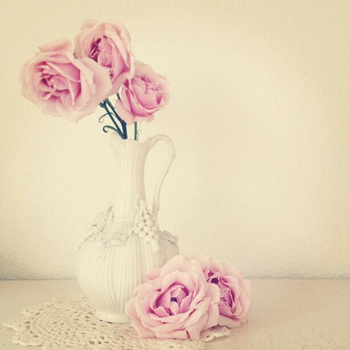 سَـ نعود مُحَمّلين بَالبهجة وأكَثر ♥ إذَا أحسنّا نوايانَا على أعتَاب السمَاء كُل صبَاح .. ! *