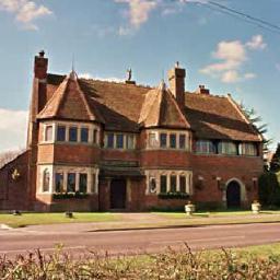 The Carrington Arms is a family owned Grade 2 listed countryside inn located in the picturesque village of Moulsoe on the outskirts of Milton Keynes. #lovefood