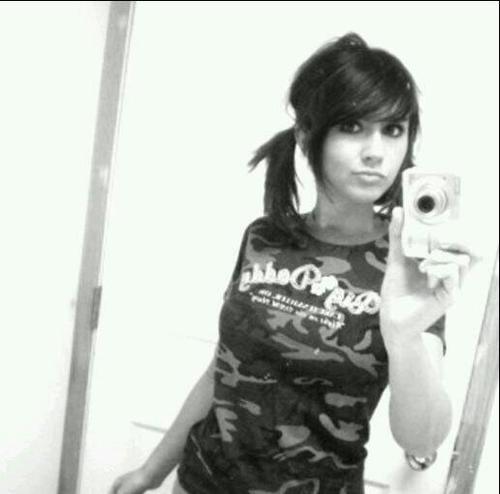 CaseyOra's profile picture. i give shoutouts but ye must be following me