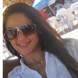 Acadêmica de Fisioterapia;)Libriana Sensível, chata, nem sempre legal. Insisto em querer o mais difícil, gosto de coisas complicadas, do impossível, inesperado.