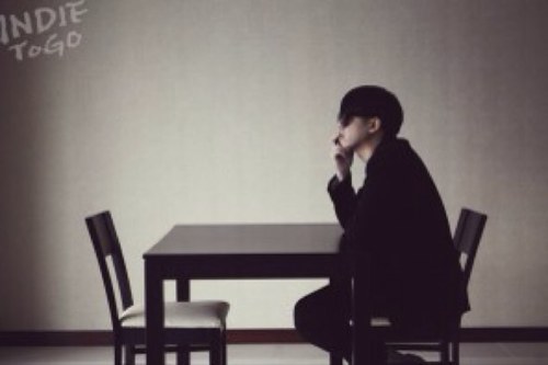 밴드 메이트의 보컬. Dj 정준일의 라디오 봇. 그가 라디오에서 들려주는 주옥같은 이야기들. '멘트는 감성, 따뜻, 포근, 욕정, 저질 장르 가리지 않음'