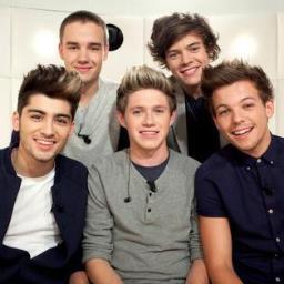 Hey I'm Christine and a PROUD DIRECTIONER!!! :D I follow 100% back and so does @Danni101x