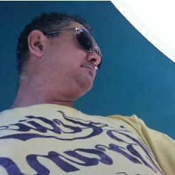 Kiko para los amigos.Del montón.  Bético, Pink Floyd, Muse y lo que suene a Rock clásico, prog o Alternativo. No te acerques mucho que doy calambre....