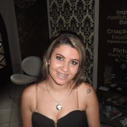 N sei se estou perto ou longe,se peguei o rumo certo ou errado Sei apenas q sigo em frente vivendo dias iguais de forma diferente .....
