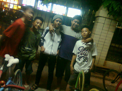 Gw benci ank gaul yg bsanyah ngabisin duit orang tua