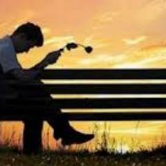 ‏الصداقة كلمة ثمينة لاتقال لكل انسان
من احب اللة يرى كل شئ جميلا