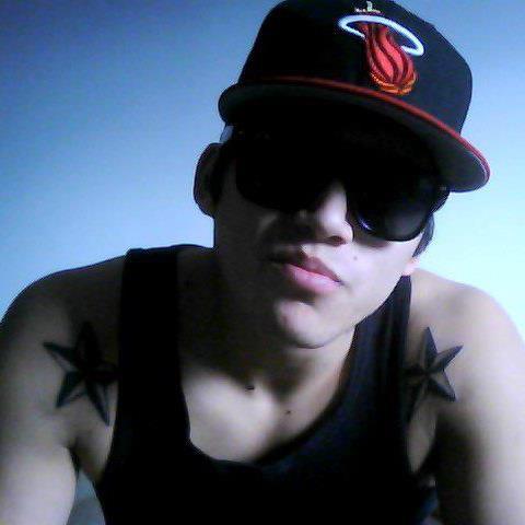 Chopz306's profile picture. legit scholar ....writes music as a hobbie and has a beautiful daughter born jan 24th 2010.......but im a bachelor..and not to mention extremly handsome hahaha