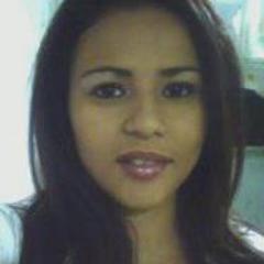 soy una persona extrovertida inmensamente feliz por todo lo que Dios me a brindado y por tener un papa increíble y una familia hermosa