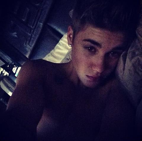 Hello I'm @belieber vivo en narnia y amo @justinbieber tambien soy @directioner c; Justin , Harry, Zayn, Liam ,Niall & Louis http://t.co/1ul80soa