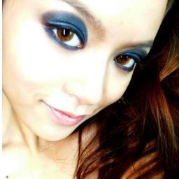 I love make up and fashion.