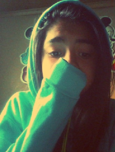Hola em bueno me gusta salir con eya se llama yicel me gusta un chiko ke se llama juan lo amu aits*-* soy de chile punta arenas y tengo 13 años (: chau