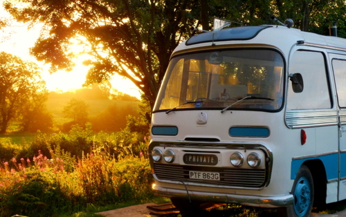 Rob and Layla Robinson provide wonderful holidays in a beautifully converted 60s bus hidden away in the welsh borders. As seen on #C4 series #Amazingspaces