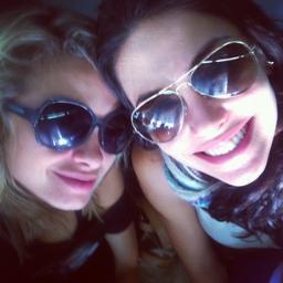 Fc feito para as divas Lua e Mel!!!  Feito dia 29/07/2012
