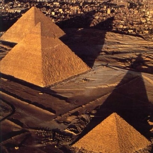 creating art @azzafahmy :)  travel-holic, love Egypt