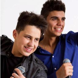 Oliver e Léo, dupla sertanejo de São Paulo,que vem conquistando o Brasil por onde passa,com os sucessos Para de Falar,Apa-Apaixonado entre outros.