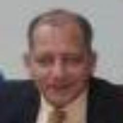 Contador Publico, Especialista en Finanzas, Magíster en Gerencia de Recursos Humanos, Docente Universitario, Coordinador  de  Postgrados FACE de la UPC.