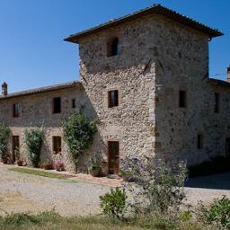 CignanRosso's profile picture. L'agriturismo Cignan Rosso si trova nel Comune di Castellina in Chianti e dista circa 20 km da Siena e 50 km da Firenze.