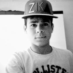 Anderson Resende , Fuutebol ♥ , e é isso mesmo. - Quer Saber mais ? Me siga *--*