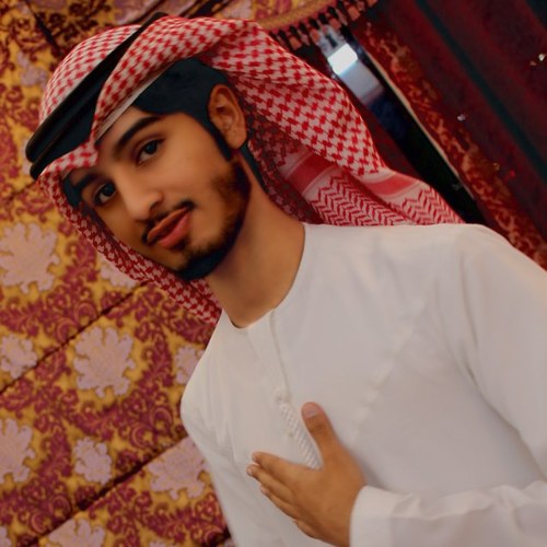 أحمــد المنهـالي شاب في مقتبى العمر .. تخصصي علوم سياسية في جامعة ولاية واشنطن و أطمح أن أكون مفيداً لوطني ❤️
