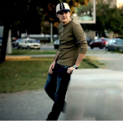 chia_BZ's profile picture. 