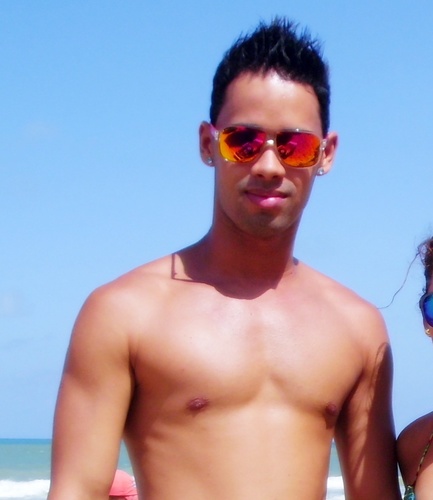 Talvez eu seja engando enumeras vezes mais jamais deixarei de acreditar q em algum lugar do mundo tem alguêm q mereça minha confiança!!!!!!!!!!!!!!!!!!!!!!!!!!!