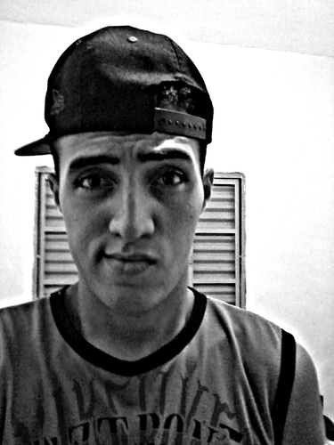 Gente boa ...  MAs ñ aguenta falsidade.. :p