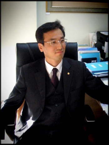 블로그 :  http://t.co/G8p0q4Ra 
페이스북 : http://t.co/OyEAVtgd