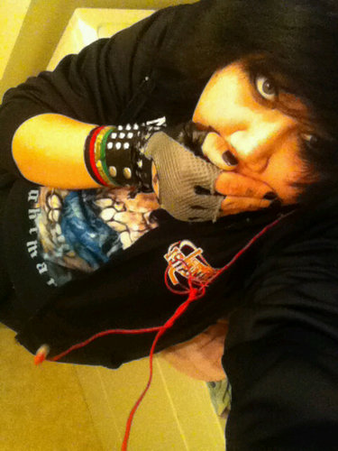 leeshmcleod420's profile picture. #ifollowback #nolies #follow4follow :) - I'm 17, and I can be shy than fun again :D pin:326F48FD bbm add it :)