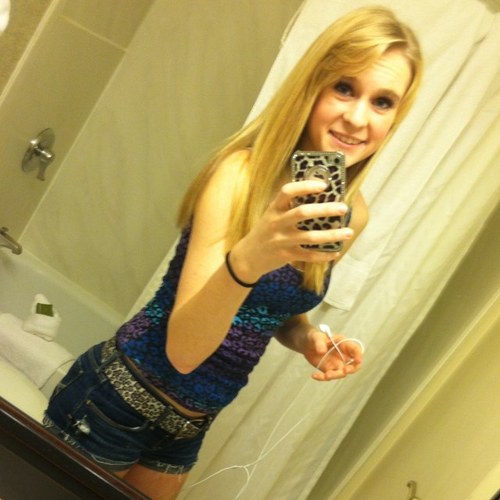 hannah101aa's profile picture. 2 ∞ & ⇢ Cheerleader at LHS, Belieber til the day I die, follow my other account @hwielgos13, Duck Dynasty & @codycourchene followed my other account 12/31/12