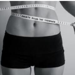 Altura: 1,60  Peso: 59 kilos, se que soy una vaca, mi meta es 47 kilos.