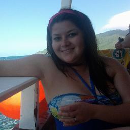 Casada,3 Hijos,Viña Marina y completamente feliz.Agradecida de la vida y luchando día a día para que todo siga así !!