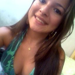 Gorda , baixinha , mais bem feliz =D