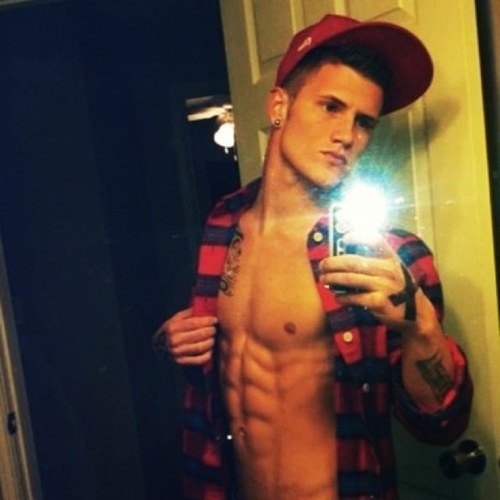 16. single. Hmu. 
California (: