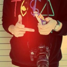 No puedo escribir algo que no se haya escrito ya. █║▌│█│║▌║││█║▌ Tú cadáver en mi cochera. La noche es hermosa.  #FB