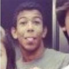 16 anos, surf, vaquejada,futebol,handebol, Deus, alto, moreno, olhos verdes.haha,
 segue ?.