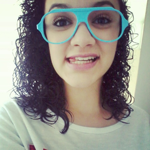 AnaCarol_ine's profile picture. O passado é lição para refletir, não para repetir.