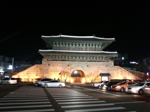 ScratchMyFoot's profile picture. 1wife+1kid & the world to explore