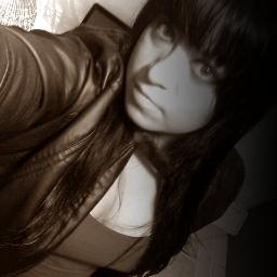 me gusta divertirme y salir con mis amig@s.