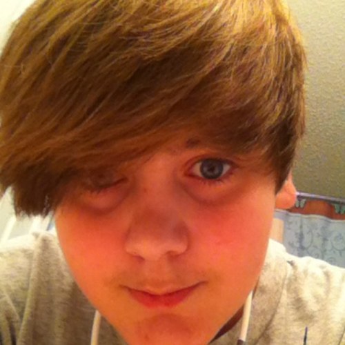 Hello! My name is seth. I love to play outside and ride my bike.and loves to draw also! Well thears a little bit of info about me! So now please follow me! :)