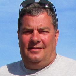 Getrouwd met Irene. Woont in Nootdorp en wil daar graag blijven. Hobbies: Reizen, Motorrijden, BesBas muzikant. Veel Humor