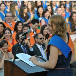 Estudiante de Turismo-Empresariales (UCA) Alemana andaluza con ciertos rasgos vikingos. Realista y emprendedora.