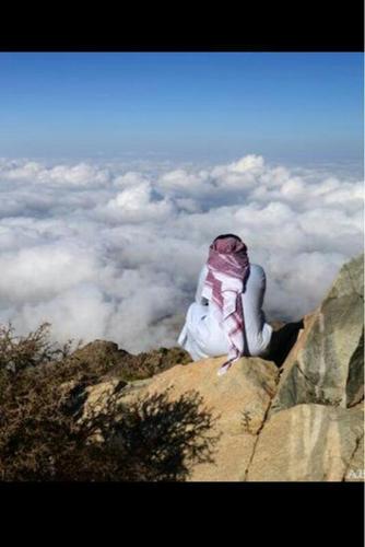 (( سبحان الله وبحمده سبحان الله العظيم )) . لا اله الا انت سبحانك اني كنت من الظالمين .