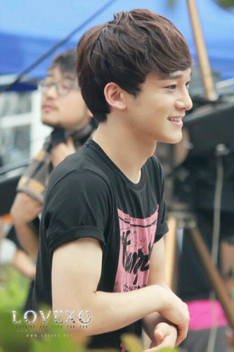 เฉินสุดหล่อครับ สาระไม่ค่อยจะมีครับ แทบจะหาสาระไม่ได้ :)) สนใจก็ฟอลมาคุยกันสิครับ
