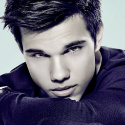 eu sou bonita, gosto de crepusculo,taylooor,justin,luan,rebeldes! sou doidinha!!tenho 8 anos,)