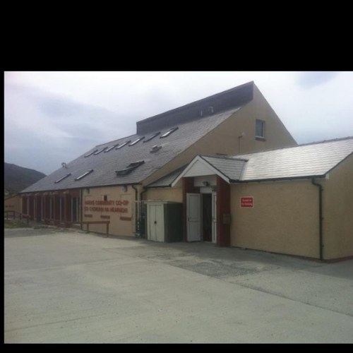 A community shop in Leverburgh in the Isle of Harris. A large selection of groceries, tearoom and craft shop.