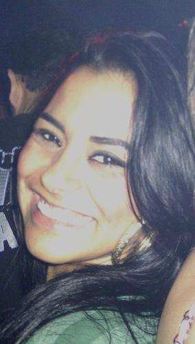 Numa moldura clara e simples, sou aquilo que se vê.