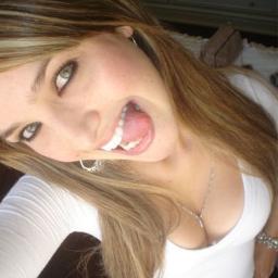 IvaniSantos8's profile picture. @CIubeFoIlowBack