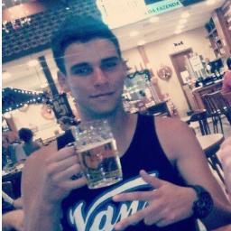 vamos viver, vadiar o que importa é a nossa alegria! http://t.co/2duX3egpxH